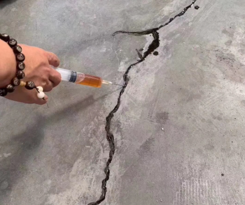 南岸混凝土裂缝修补技术详解​
